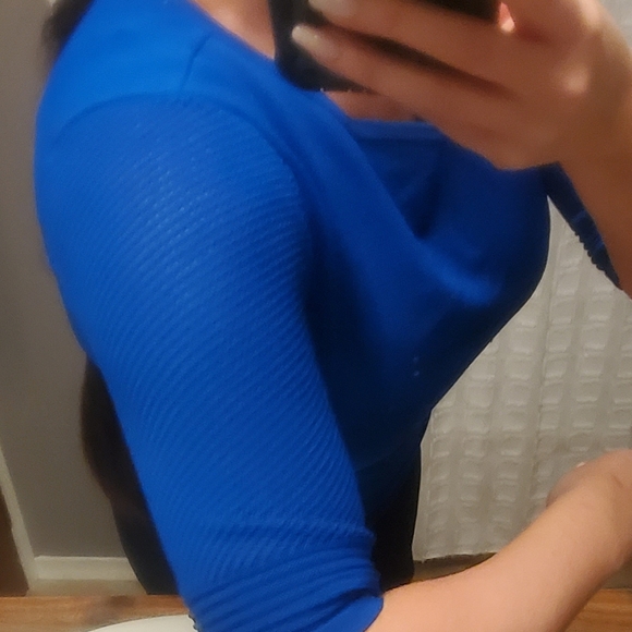 Ivanka Trump Cropped Blue Top with Mesh Sleeves - Picture 2 of 7